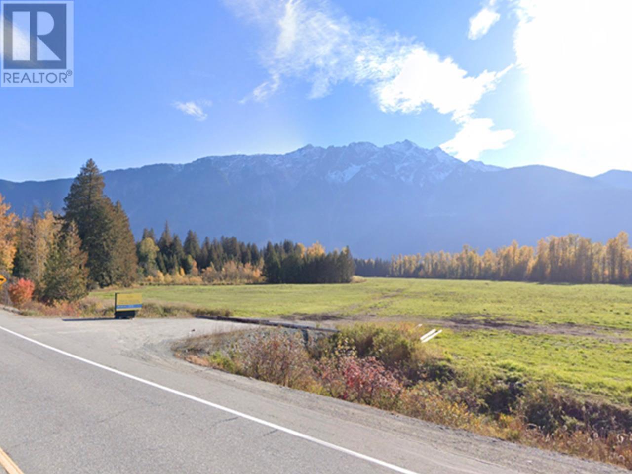 1692 Highway 99, Pemberton, British Columbia  V0N 2L0 - Photo 15 - R2818342