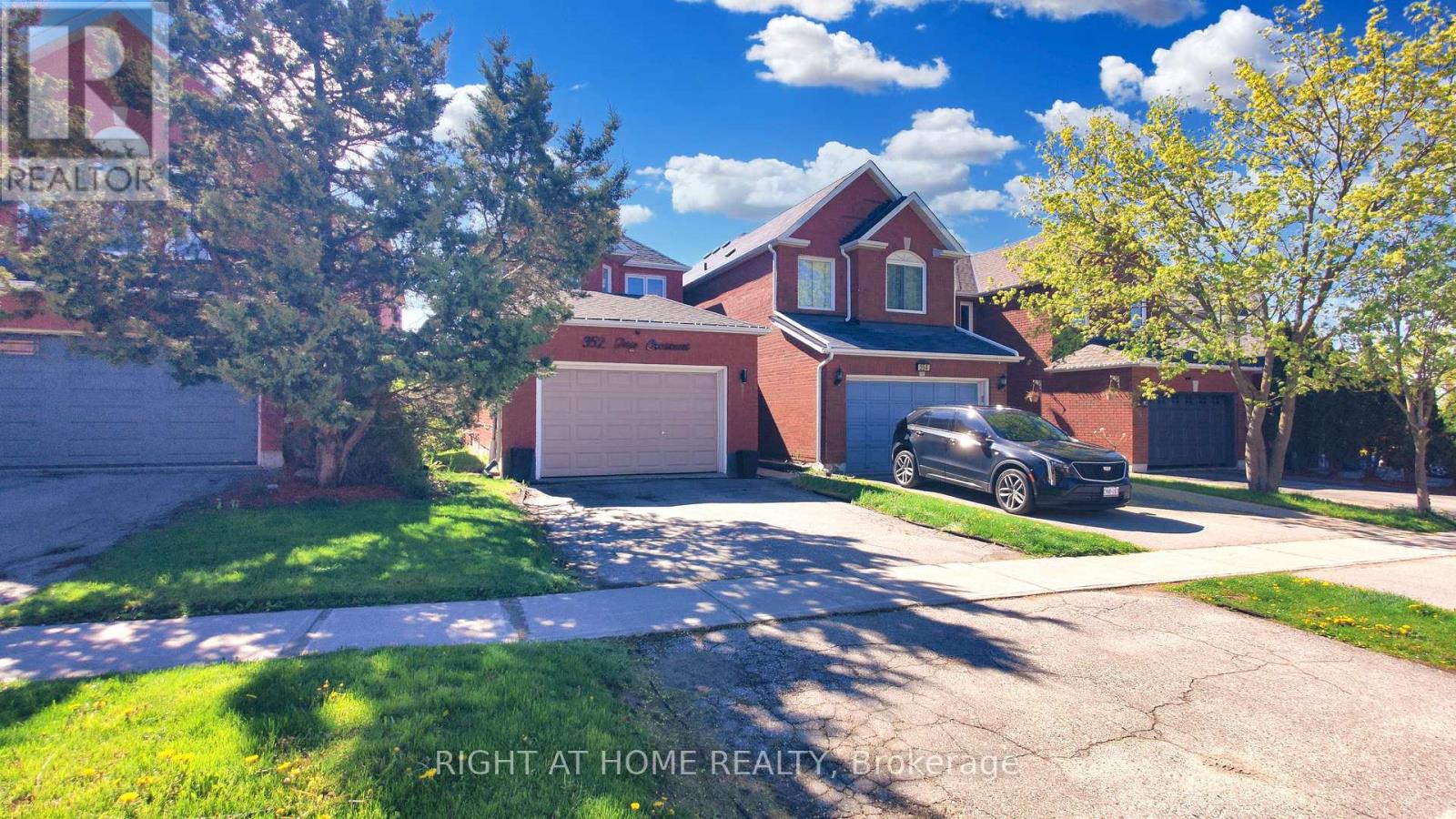Property at 352 JAY CRESCENT image 1