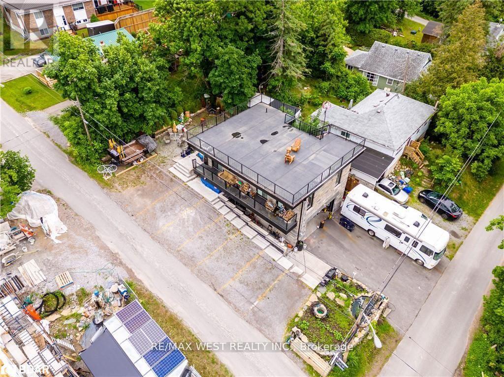 Property at 31 SILVER BIRCH STREET image 2