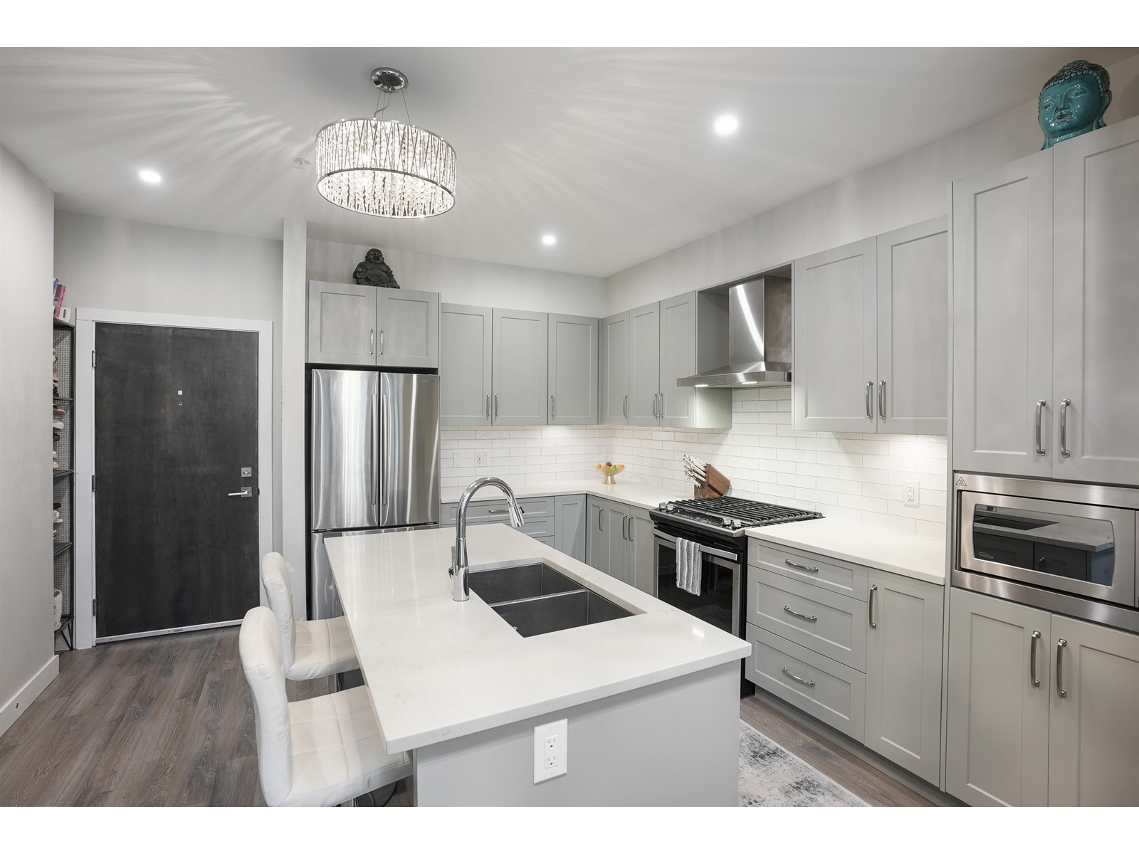 Property at 405 15436 31 AVENUE image 3