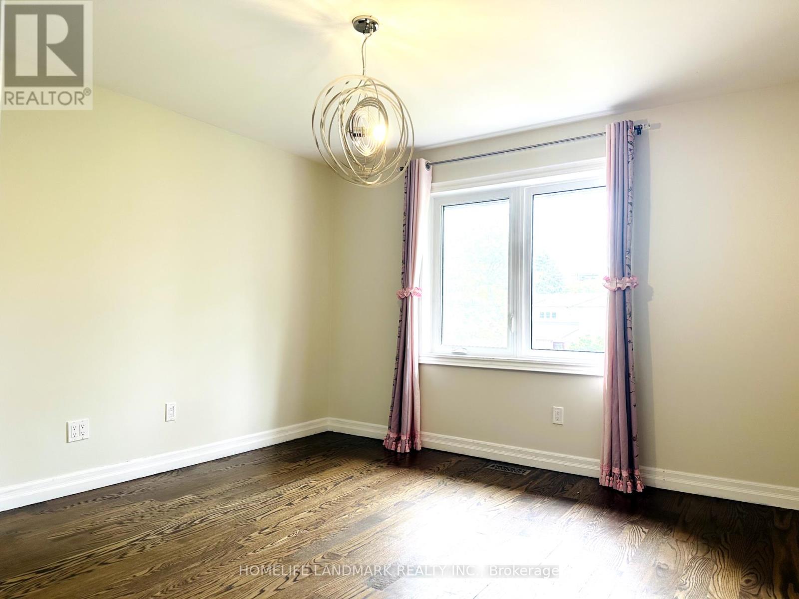 125 Bannatyne Drive, Toronto (St. Andrew-Windfields), Ontario  M2L 2P5 - Photo 24 - C11923136
