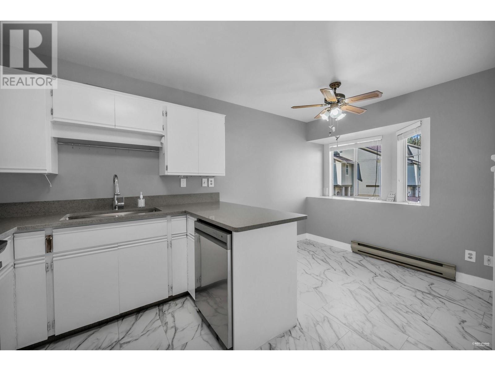 18 1318 Brunette Avenue, Coquitlam, British Columbia  V3K 6R1 - Photo 2 - R2956025