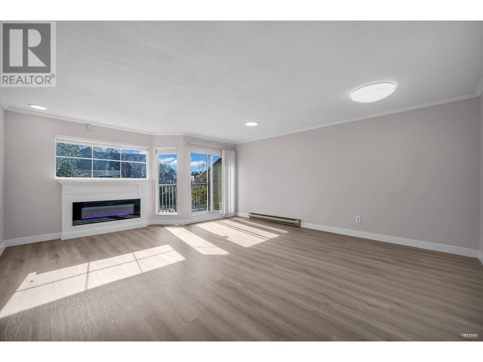 18 1318 Brunette Avenue, Coquitlam, British Columbia  V3K 6R1 - Photo 4 - R2956025