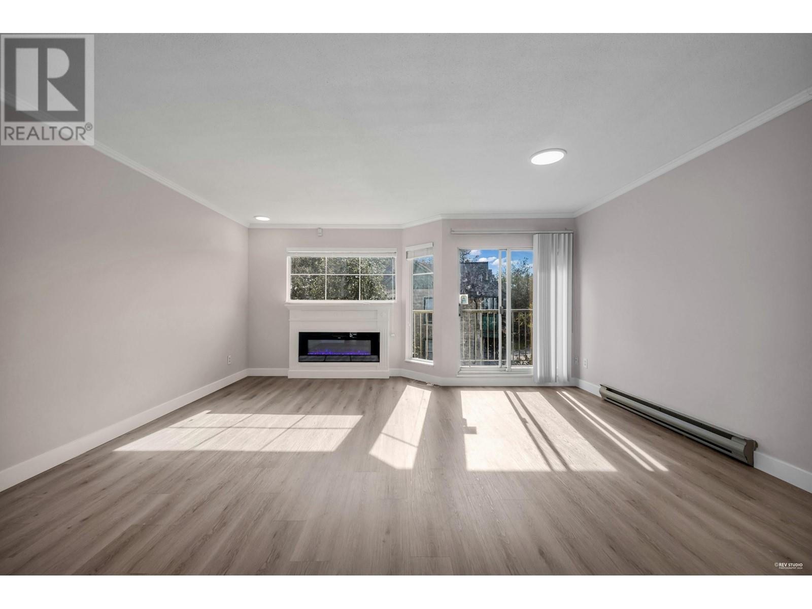 18 1318 Brunette Avenue, Coquitlam, British Columbia  V3K 6R1 - Photo 5 - R2956025