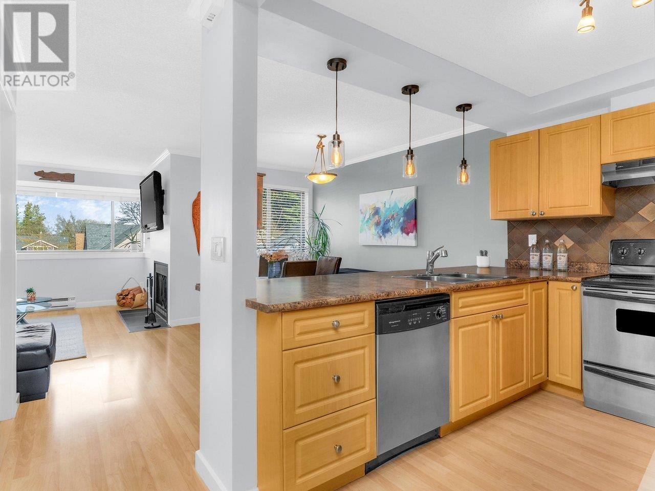 18 3437 W 4th Avenue, Vancouver, British Columbia V6R 1N7 - Photo 2 - R2956060