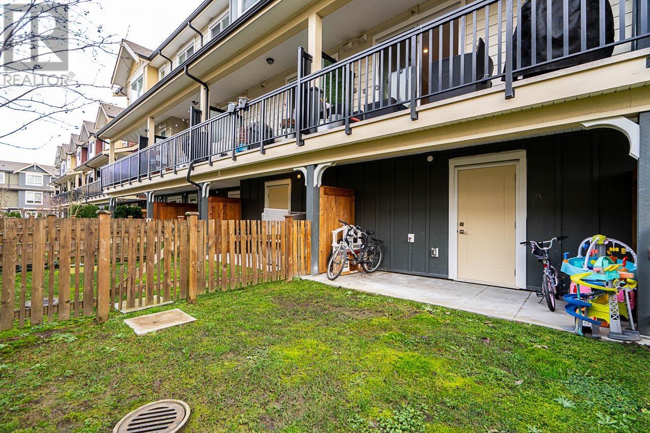 22 430 Duncan Street, New Westminster, British Columbia V3M 0M2 - Photo 2 - R2956070