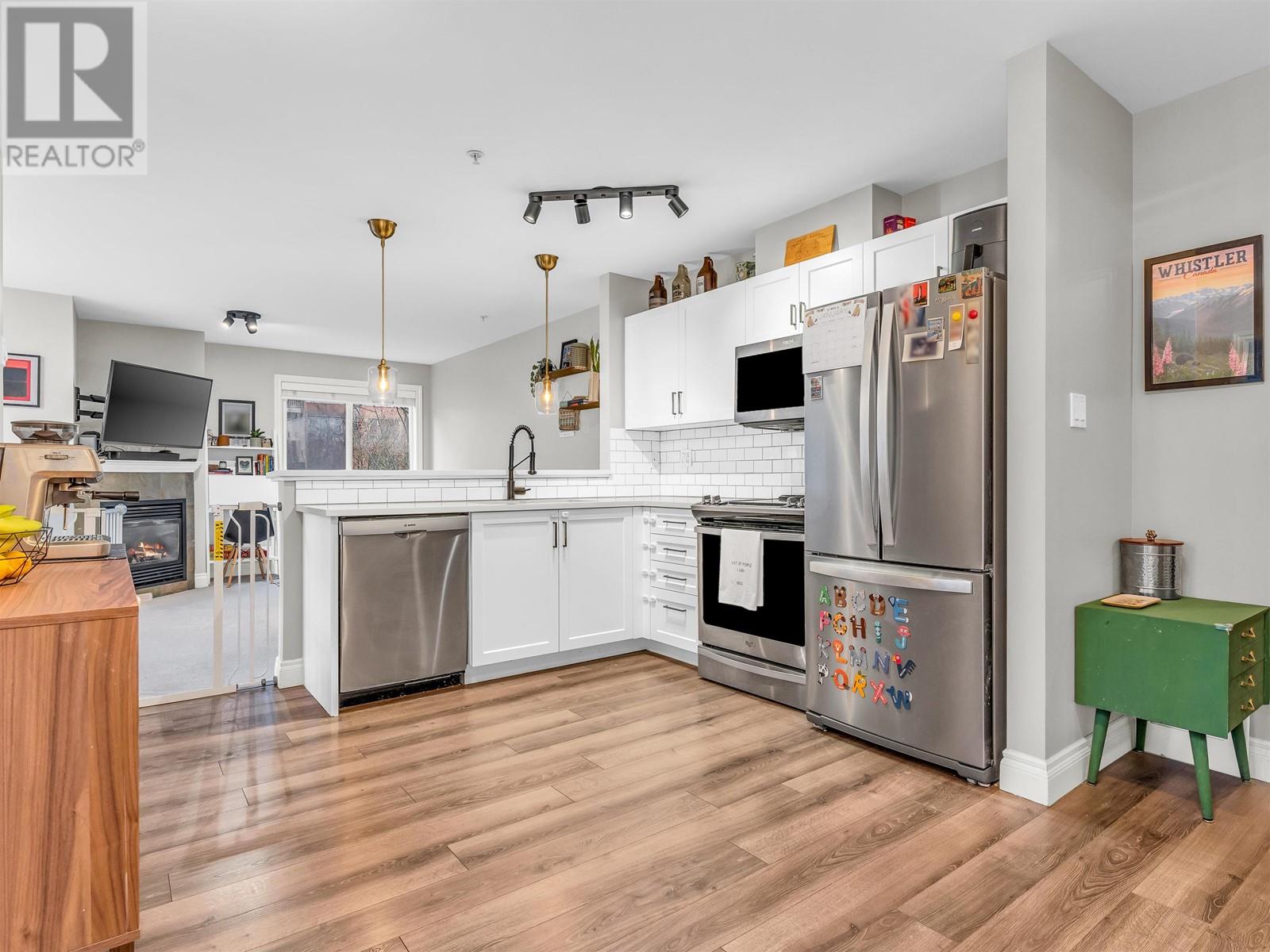 303 128 W 21 Street, North Vancouver, British Columbia  V7M 1Y9 - Photo 7 - R2956081