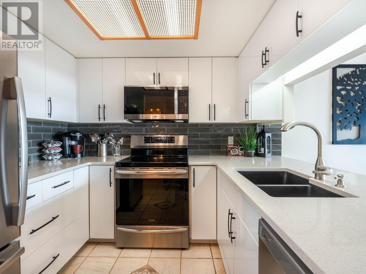 1003 1065 Quayside Drive, New Westminster, British Columbia  V3M 1C5 - Photo 3 - R2956095