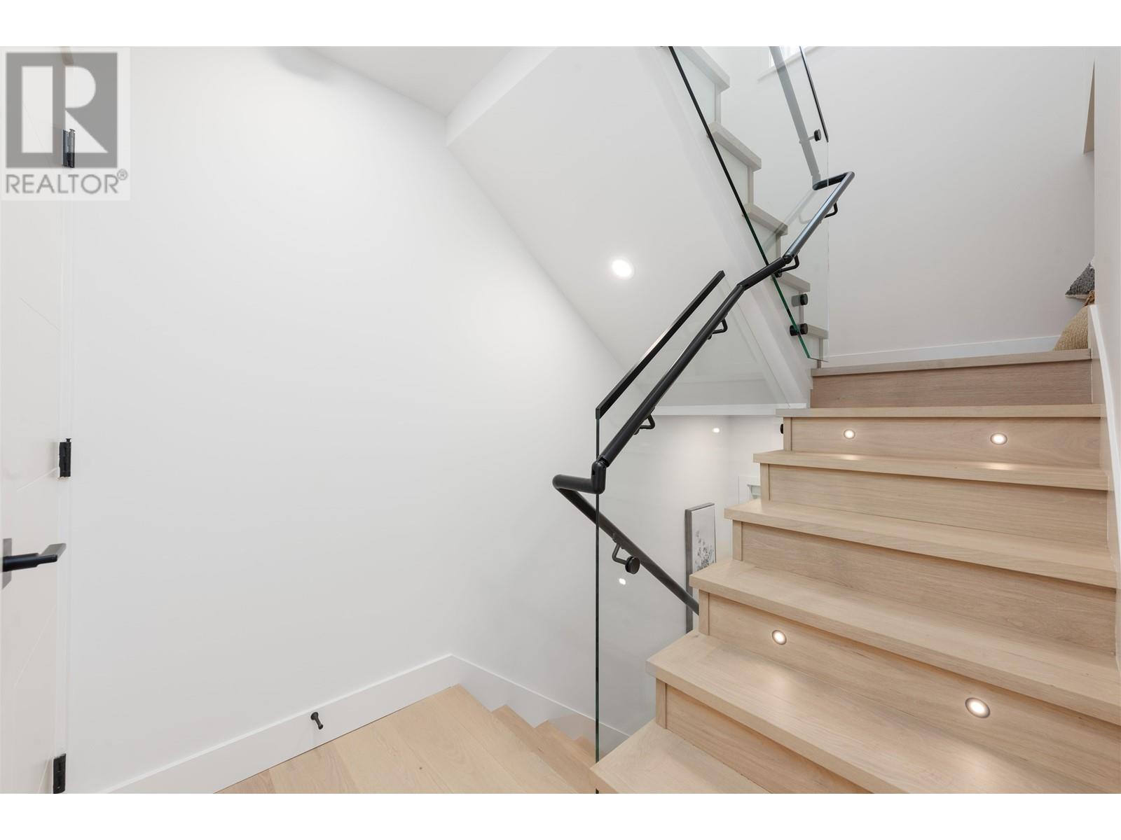 3349 Kaslo Street, Vancouver, British Columbia  V5M 2R1 - Photo 11 - R2956121