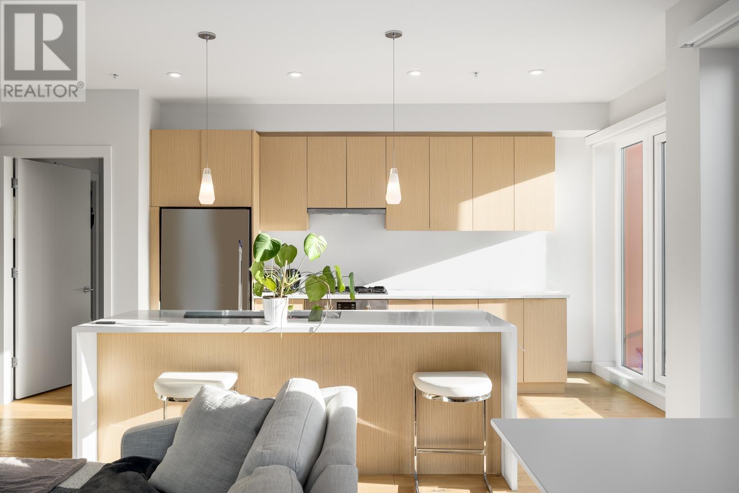 401 108 E 35th Avenue, Vancouver, British Columbia  V5W 1A6 - Photo 2 - R2956127