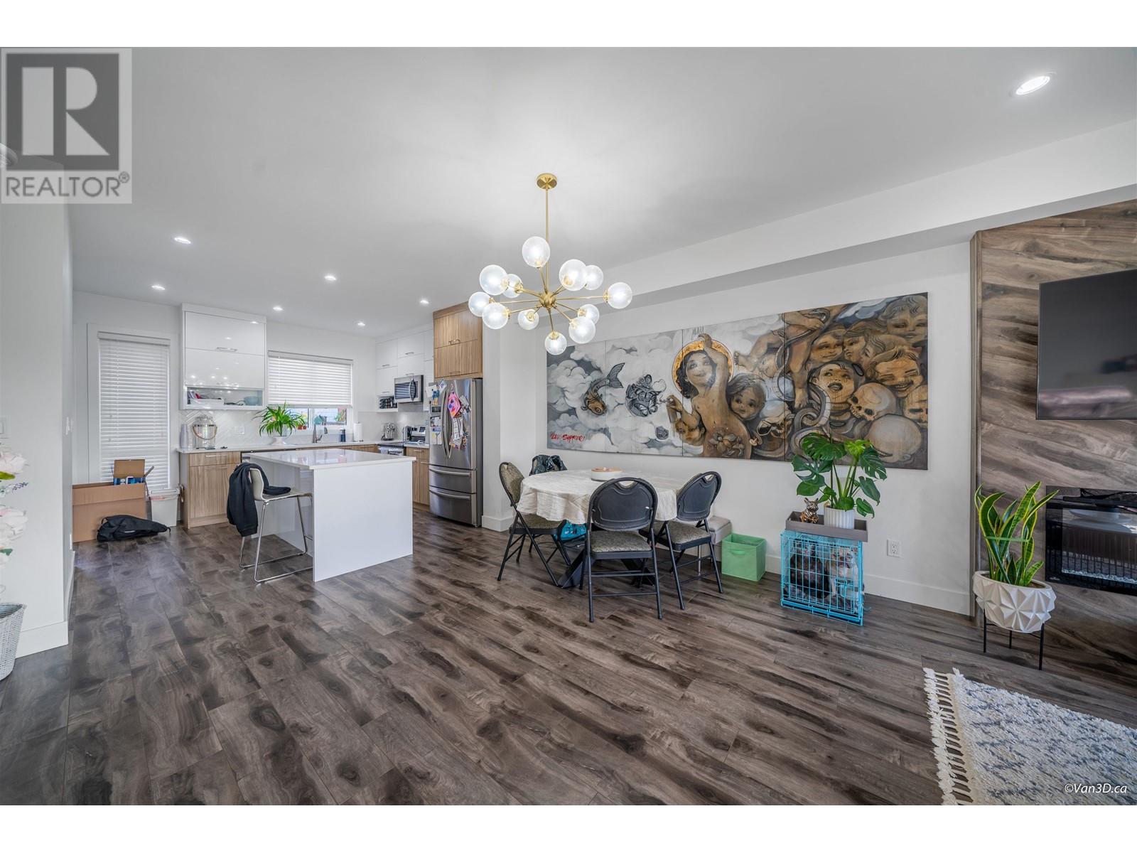 102 3423 ROXTON AVENUE