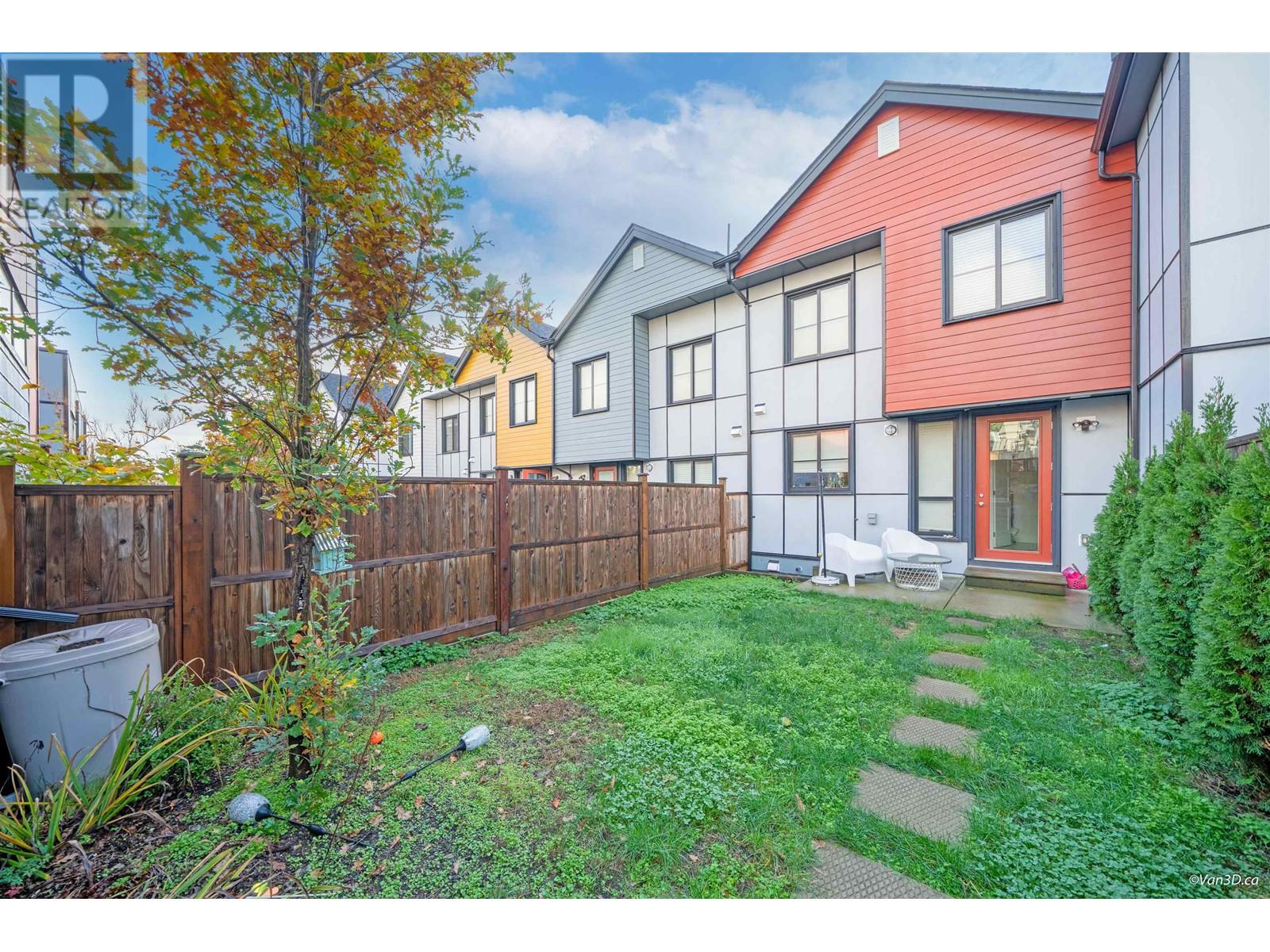 102 3423 ROXTON AVENUE