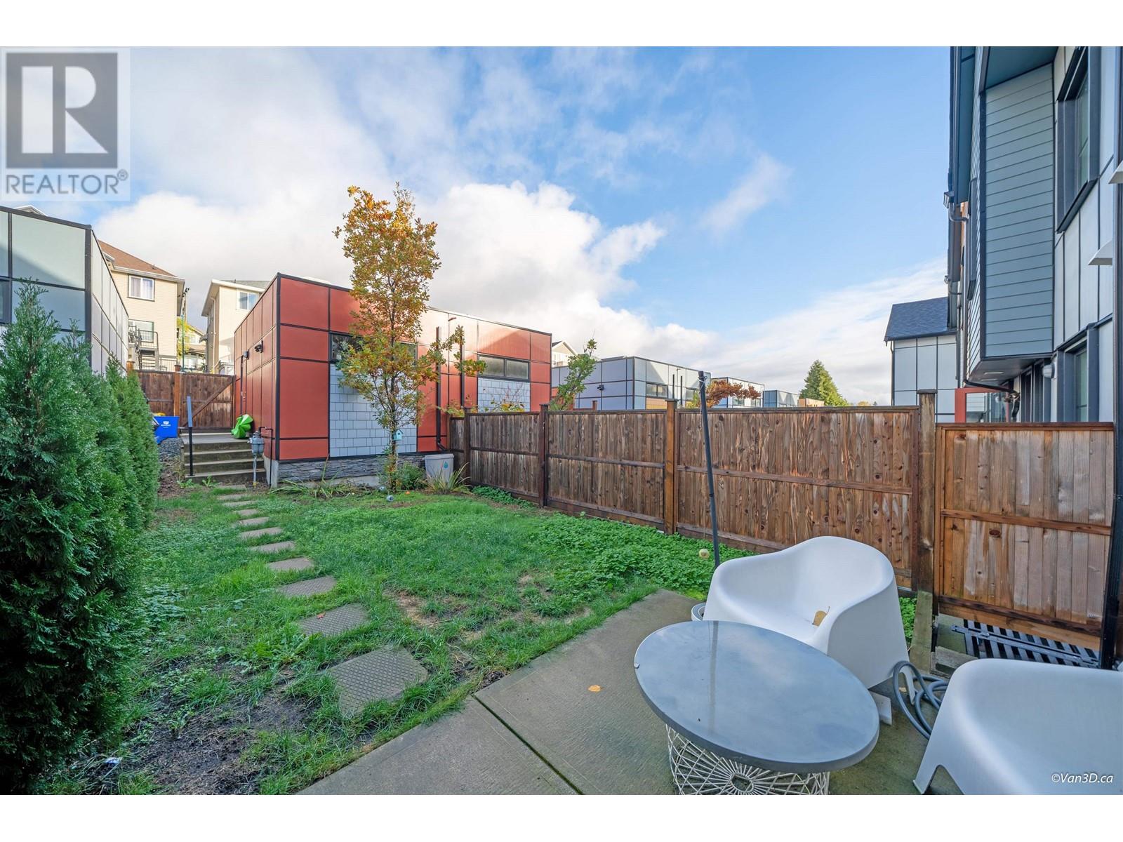 102 3423 ROXTON AVENUE