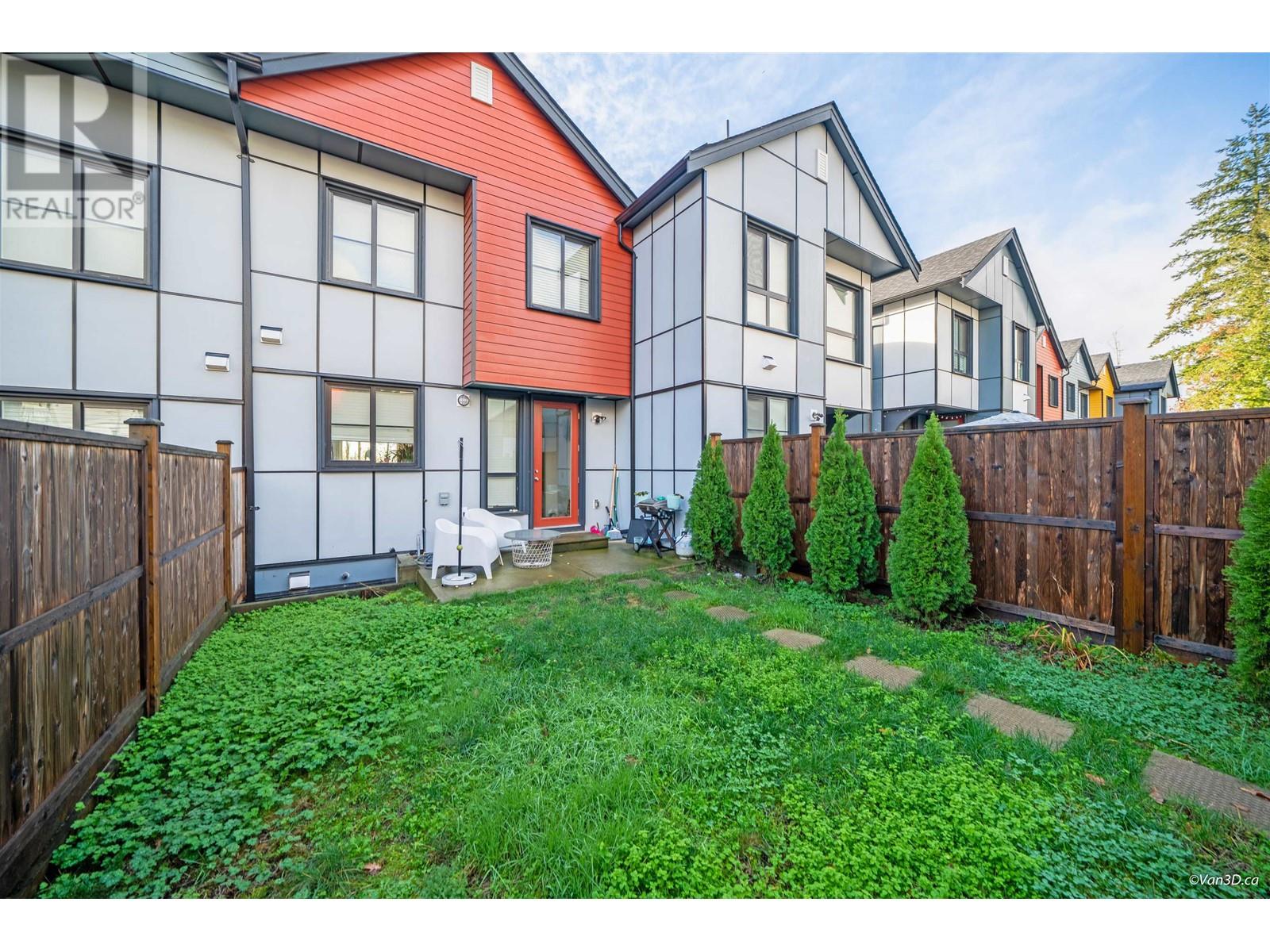 102 3423 ROXTON AVENUE