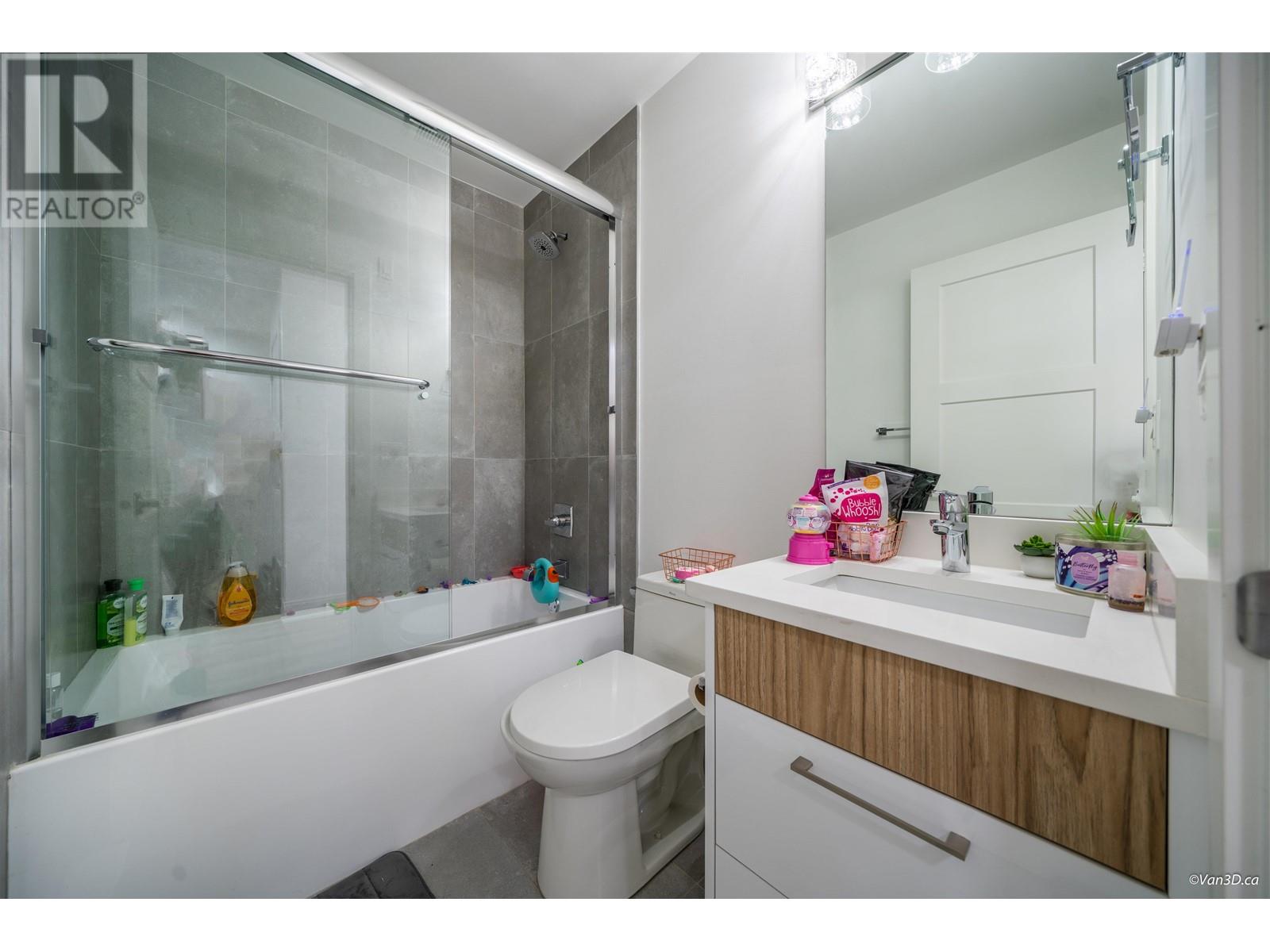 102 3423 ROXTON AVENUE