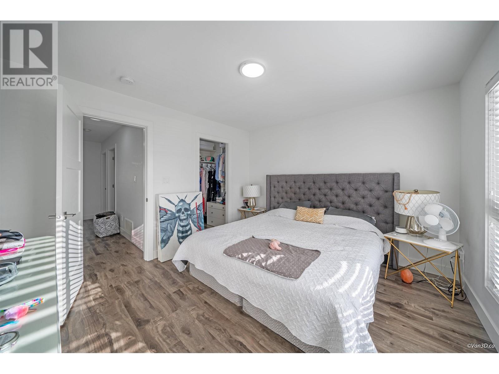 102 3423 ROXTON AVENUE