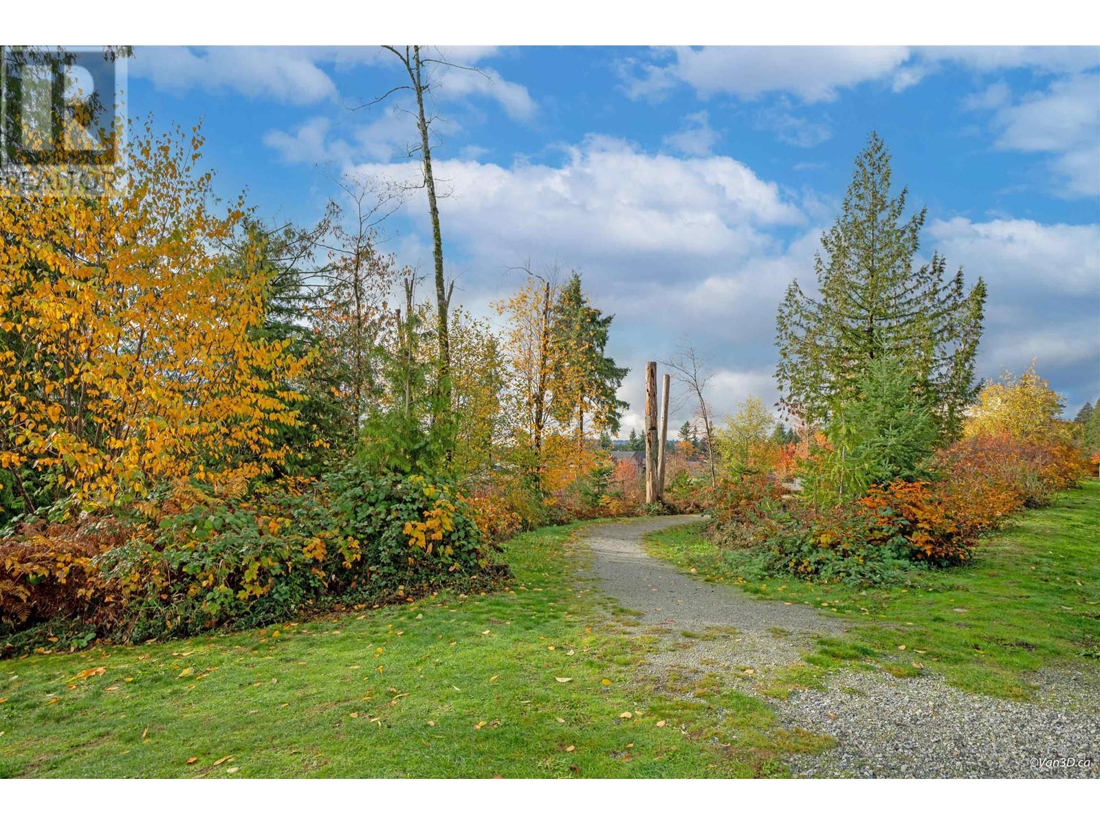 102 3423 ROXTON AVENUE