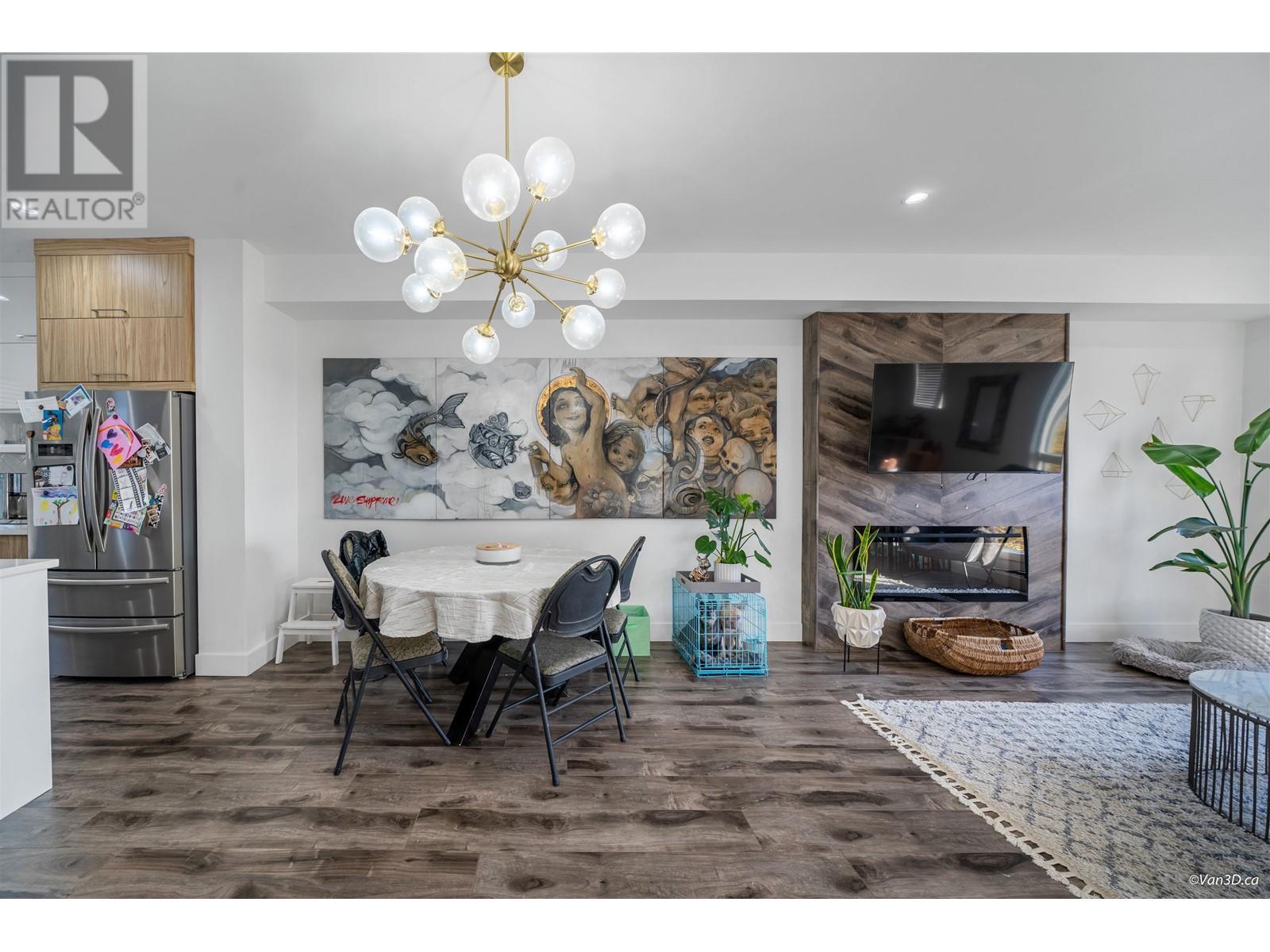 102 3423 ROXTON AVENUE