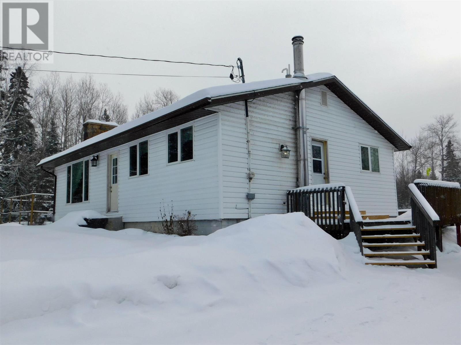 14452 Hwy 17, Dryden, Ontario  P8N 2Y4 - Photo 2 - TB250075