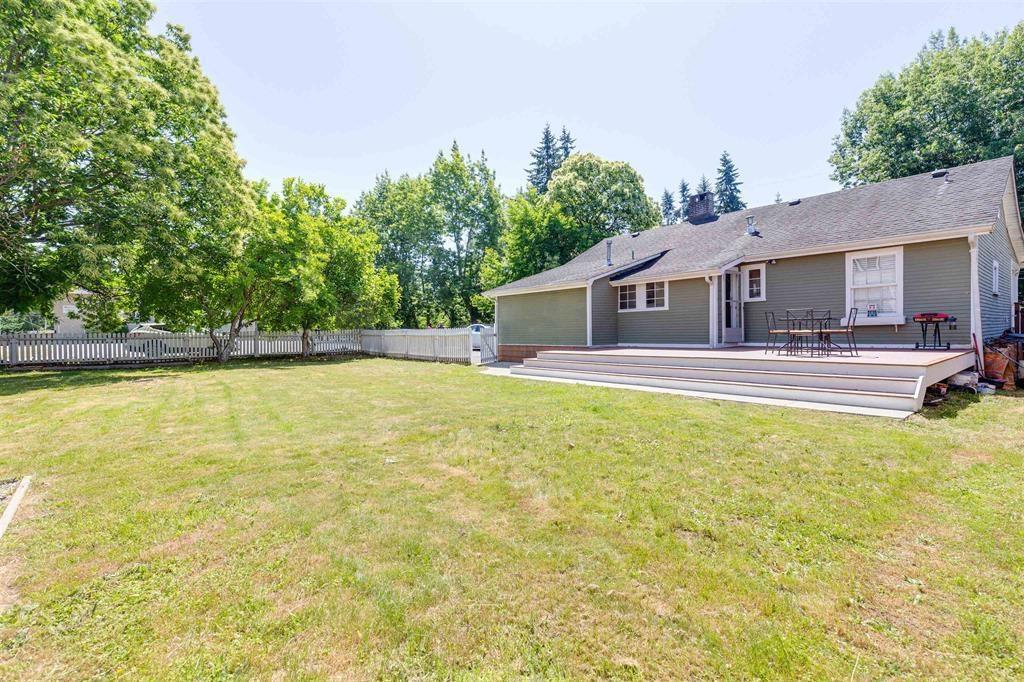 Property at 19943 49 AVENUE image 3