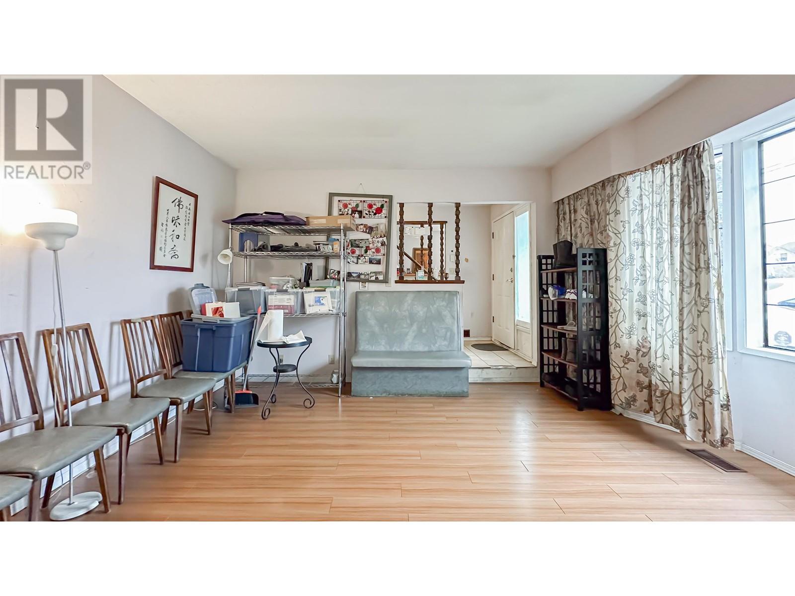 Listing Picture 8 of 39 : 9660 FRANCIS ROAD, Richmond / 烈治文 - 魯藝地產 Yvonne Lu Group - MLS Medallion Club Member