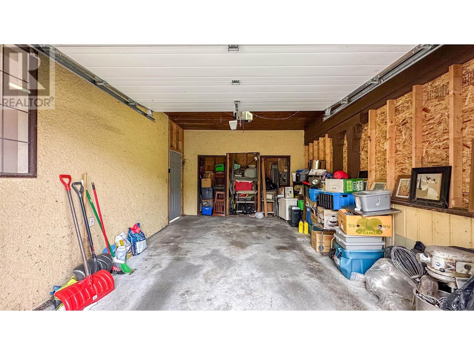 Listing Picture 35 of 39 : 9660 FRANCIS ROAD, Richmond / 烈治文 - 魯藝地產 Yvonne Lu Group - MLS Medallion Club Member