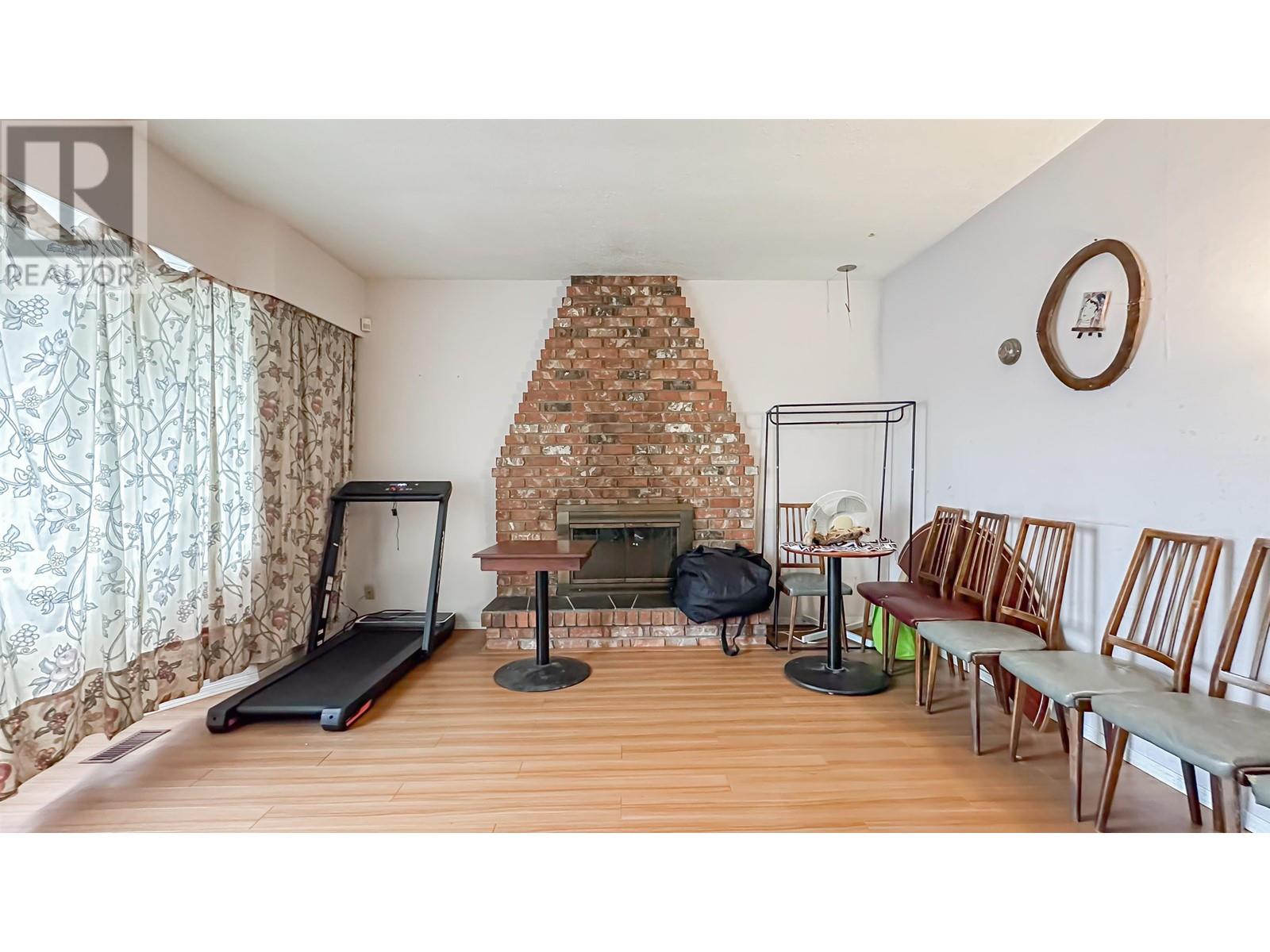 Listing Picture 5 of 39 : 9660 FRANCIS ROAD, Richmond / 烈治文 - 魯藝地產 Yvonne Lu Group - MLS Medallion Club Member