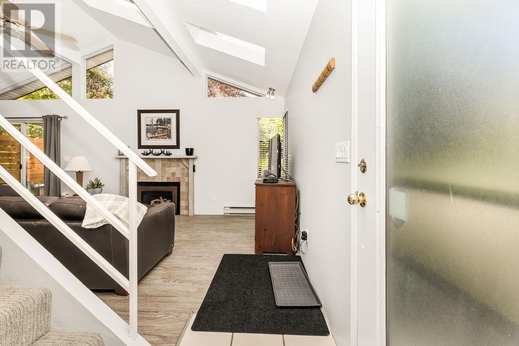 5796 Medusa Street, Sechelt, British Columbia  V0N 3A0 - Photo 31 - R2936027