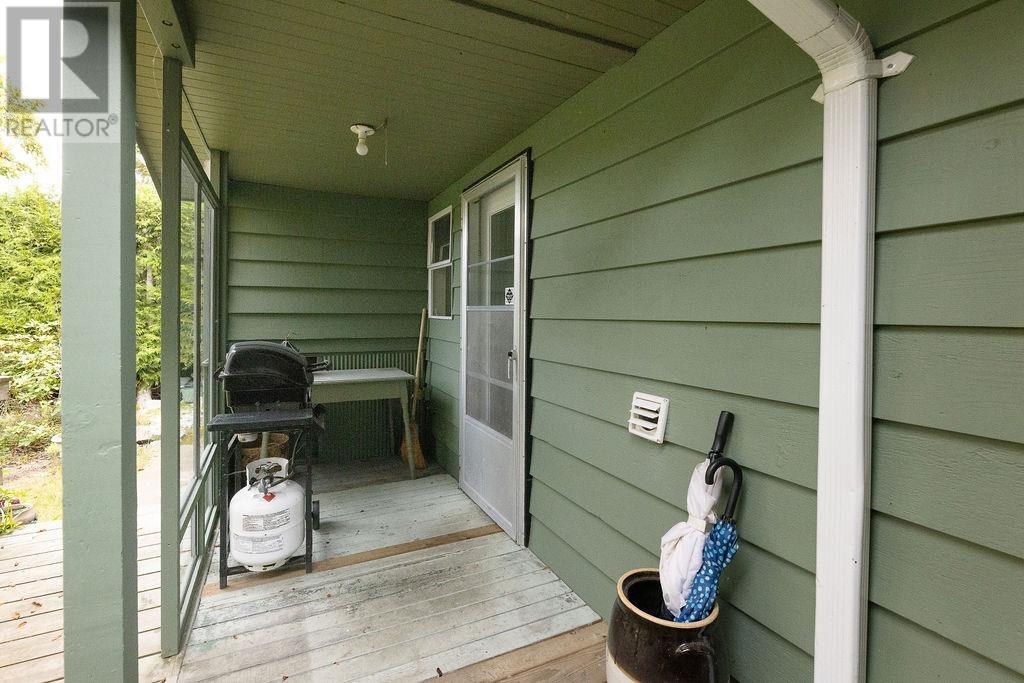 5796 Medusa Street, Sechelt, British Columbia  V0N 3A0 - Photo 37 - R2936027