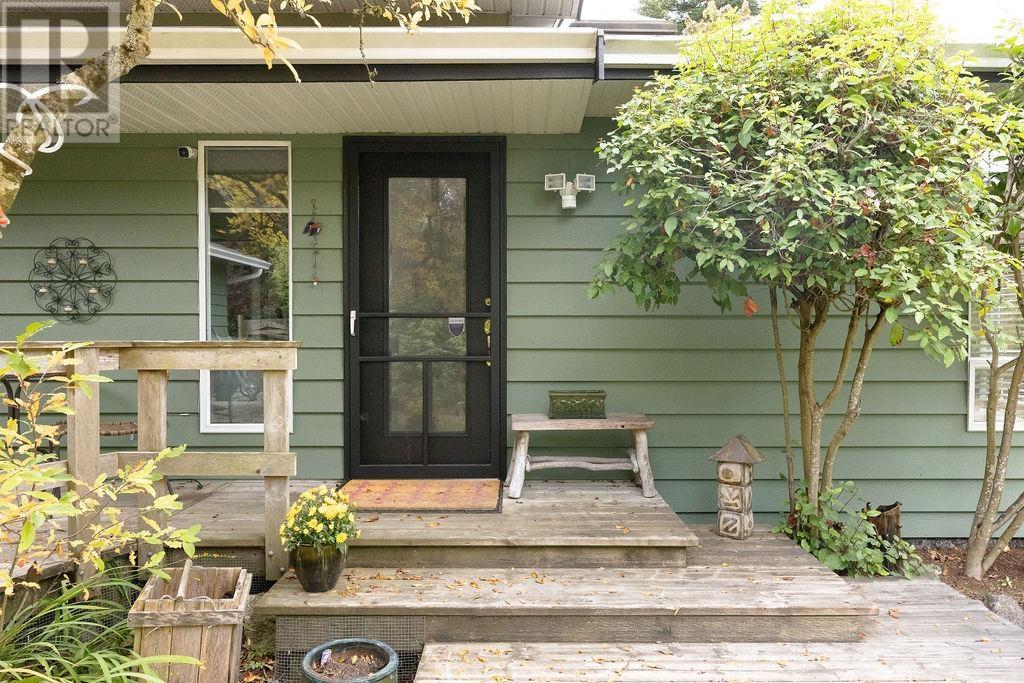 5796 Medusa Street, Sechelt, British Columbia  V0N 3A0 - Photo 33 - R2936027