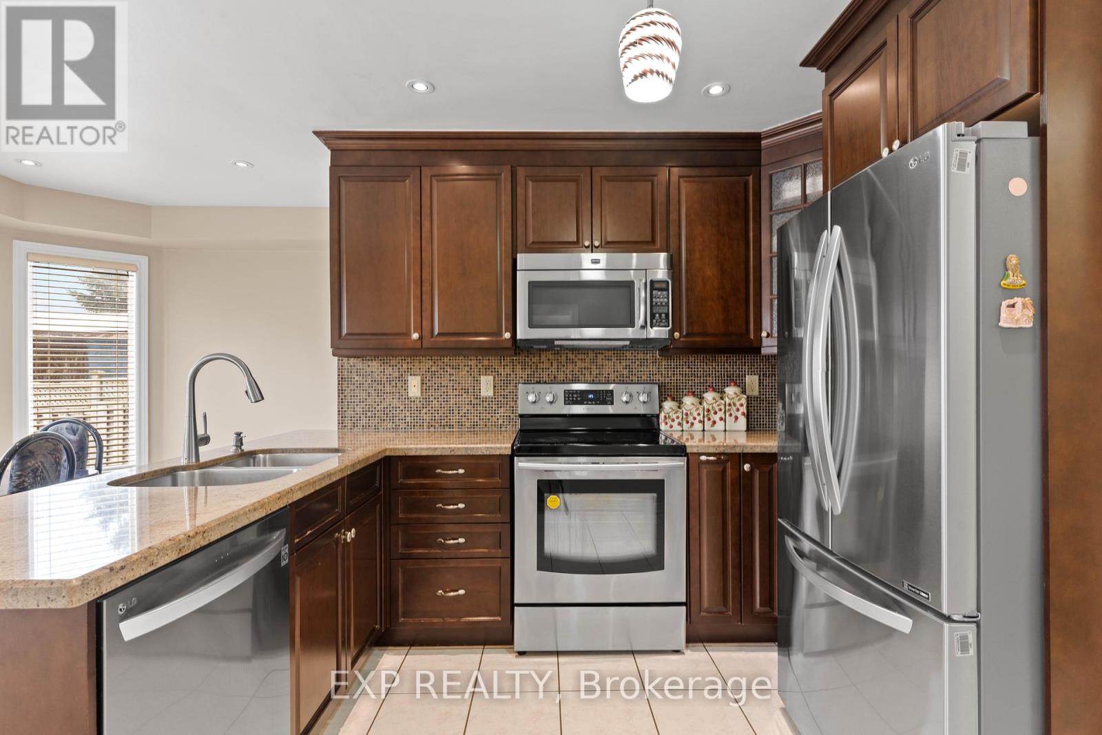 67 Barleyfield Road, Brampton, Ontario  L6R 1R2 - Photo 7 - W11923283