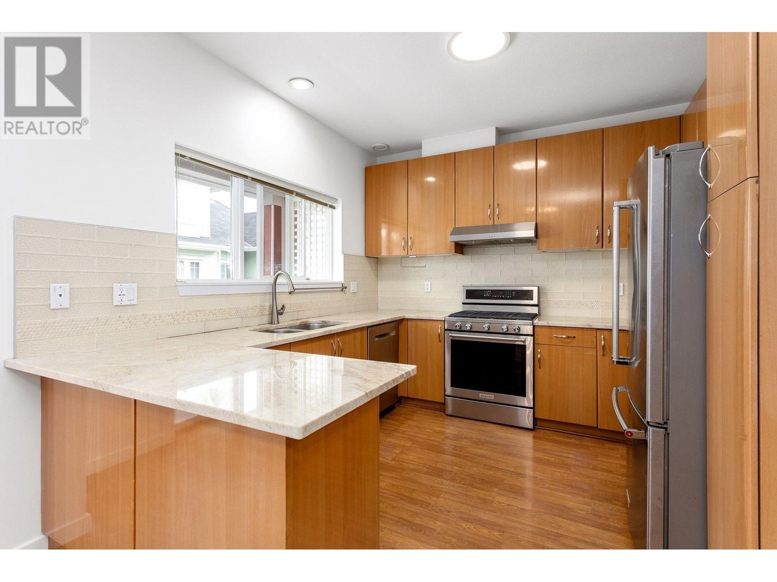 Listing Picture 9 of 39 : 7 9020 DIXON AVENUE, Richmond / 烈治文 - 魯藝地產 Yvonne Lu Group - MLS Medallion Club Member