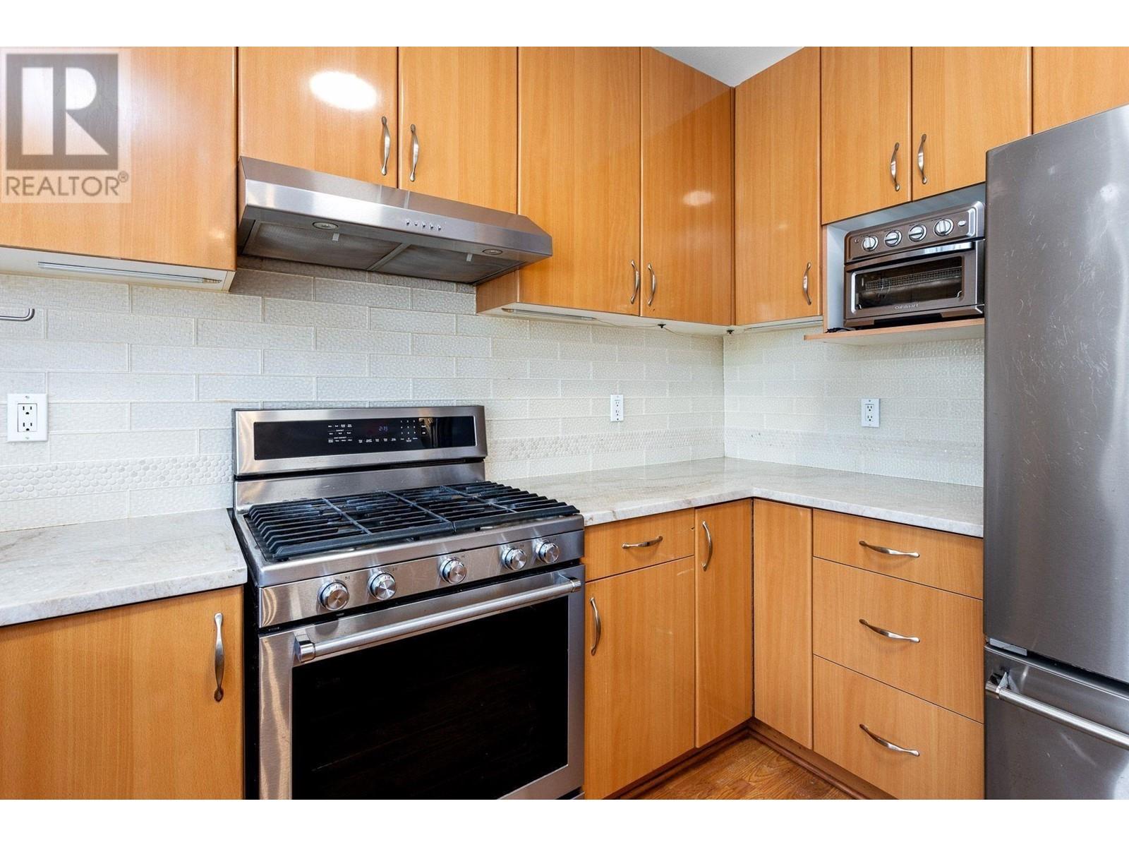 Listing Picture 11 of 39 : 7 9020 DIXON AVENUE, Richmond / 烈治文 - 魯藝地產 Yvonne Lu Group - MLS Medallion Club Member