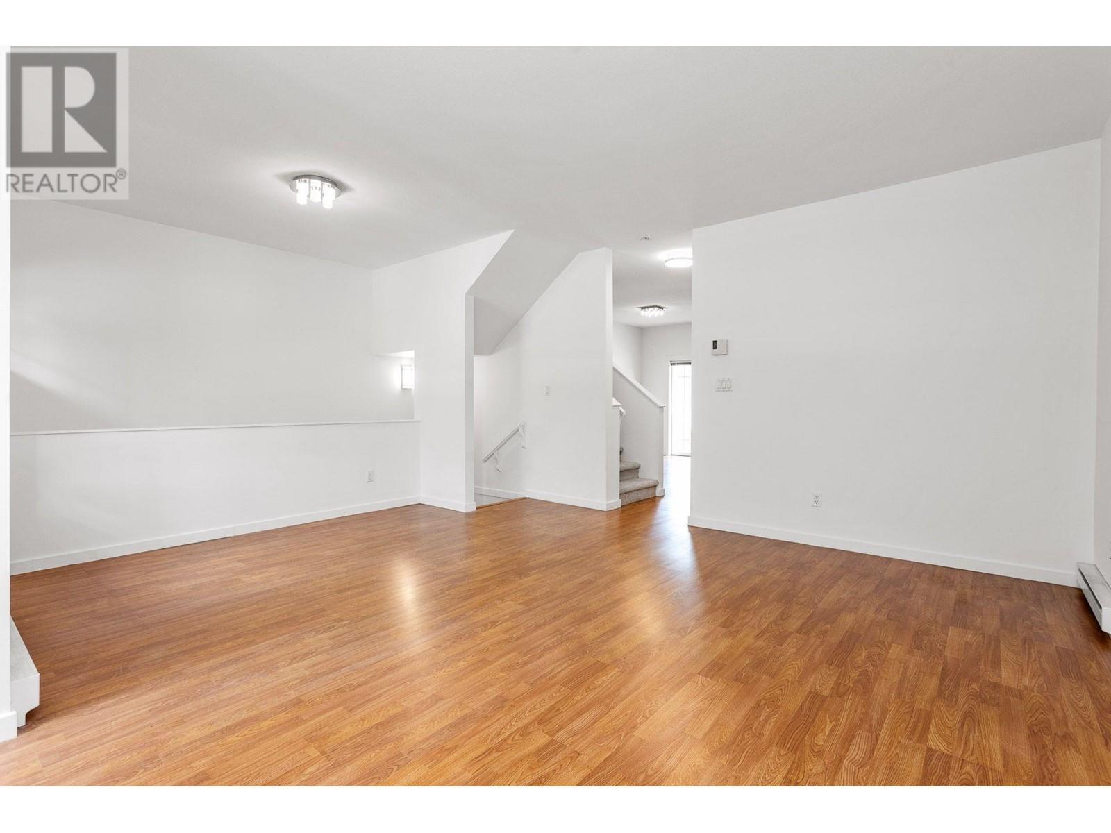 Listing Picture 5 of 39 : 7 9020 DIXON AVENUE, Richmond / 烈治文 - 魯藝地產 Yvonne Lu Group - MLS Medallion Club Member