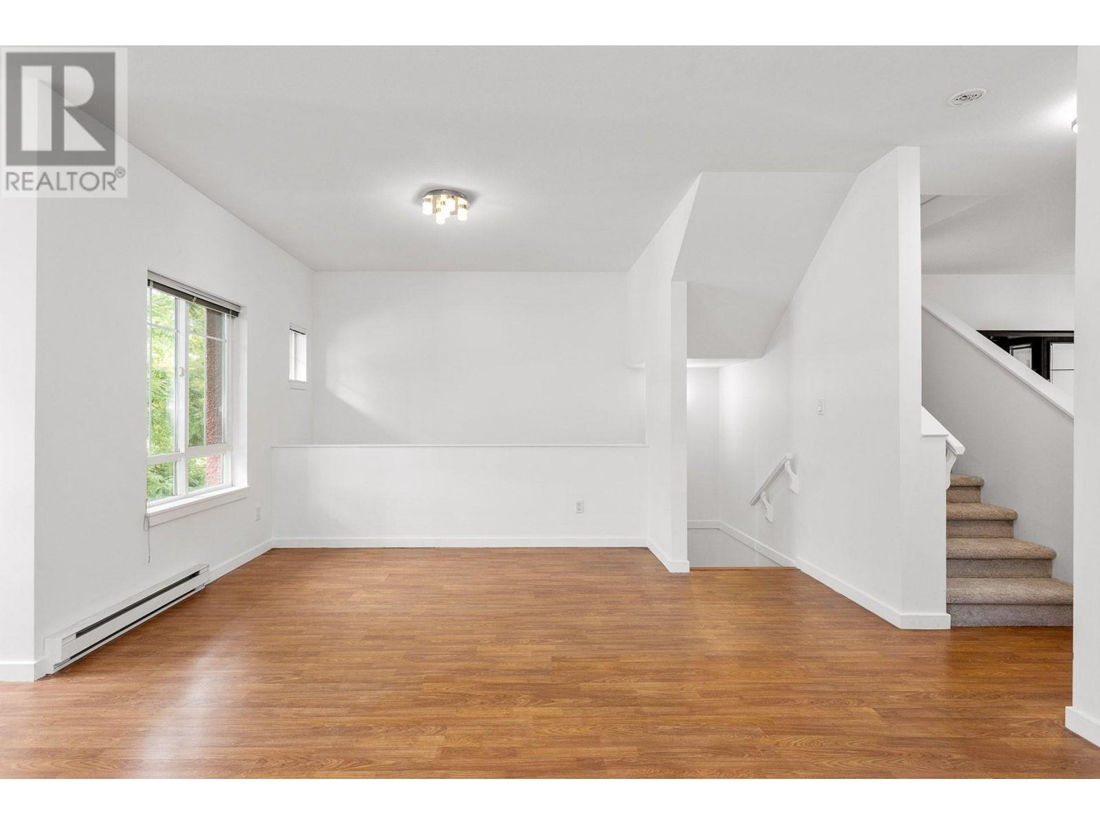 Listing Picture 4 of 39 : 7 9020 DIXON AVENUE, Richmond / 烈治文 - 魯藝地產 Yvonne Lu Group - MLS Medallion Club Member
