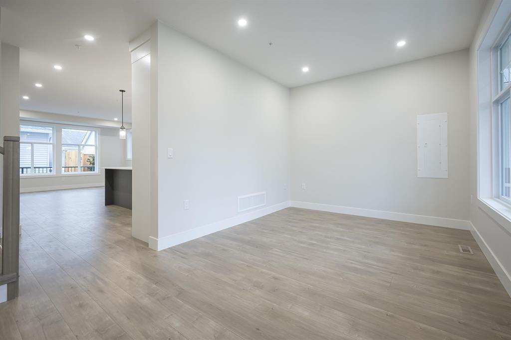 Property at 20512 76A AVENUE image 4