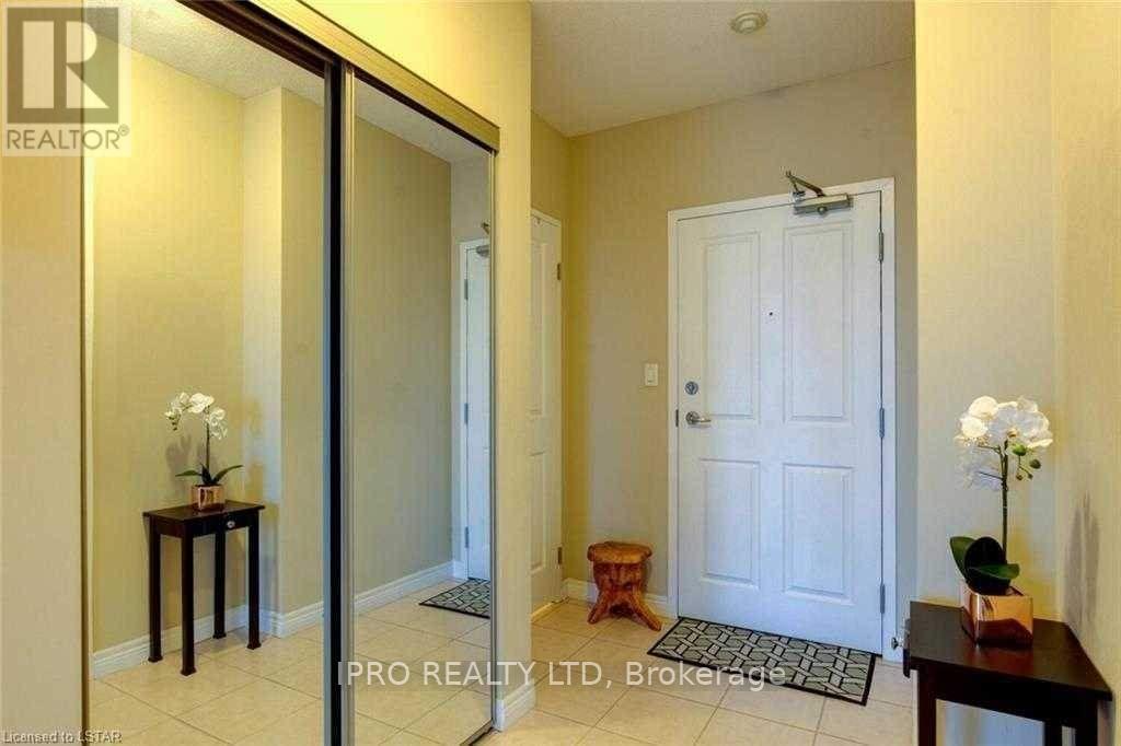 Property at 1002 - 353 COMMISSIONERS ROAD W image 5