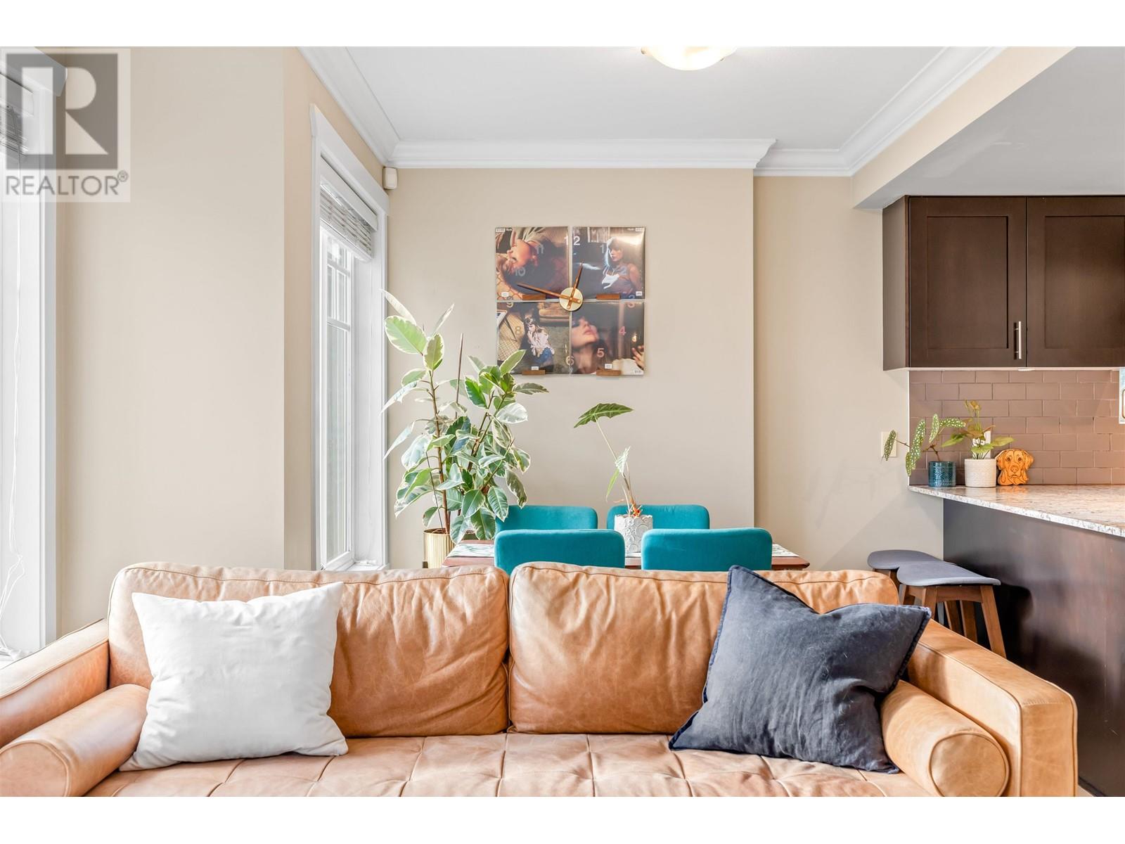 202 4025 NORFOLK STREET