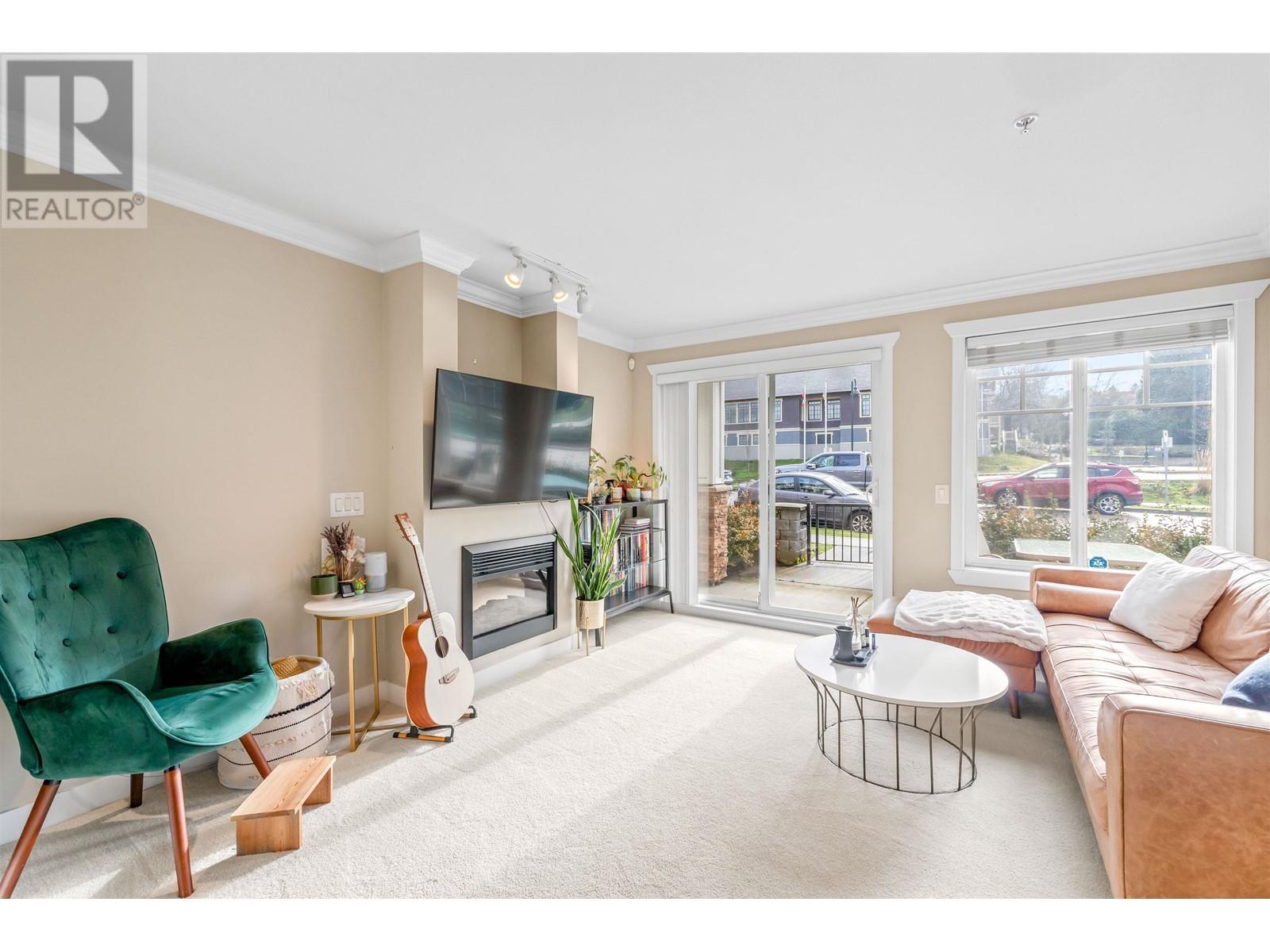 202 4025 NORFOLK STREET