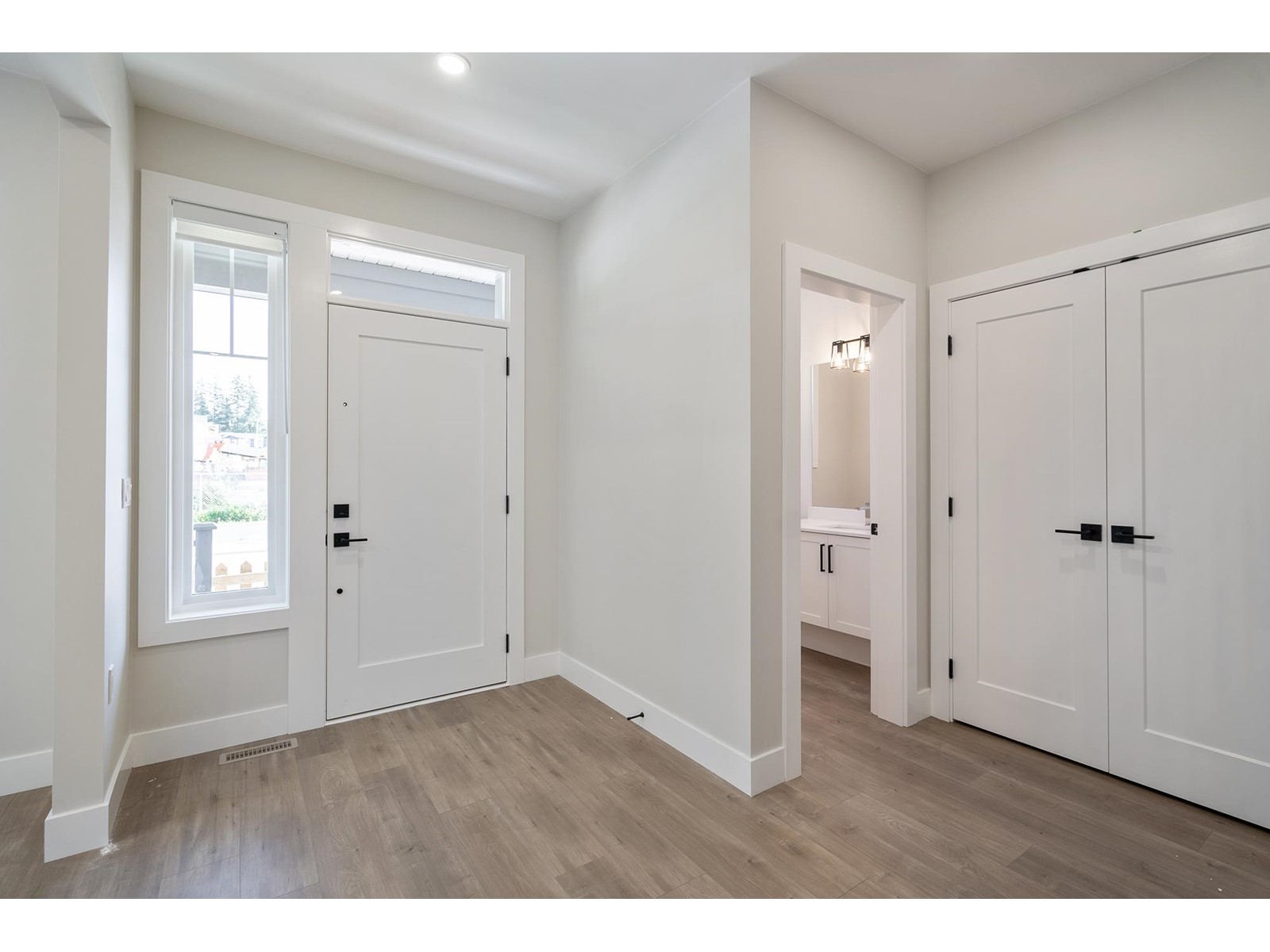 Property at 20523 76 AVENUE image 3