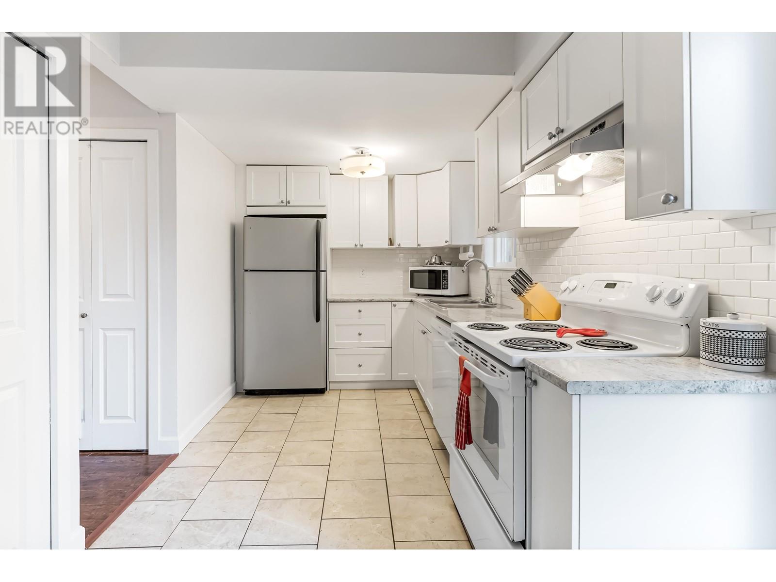 11976 214 Street, Maple Ridge, British Columbia V2X 8M7 - Photo 11 - R2956180
