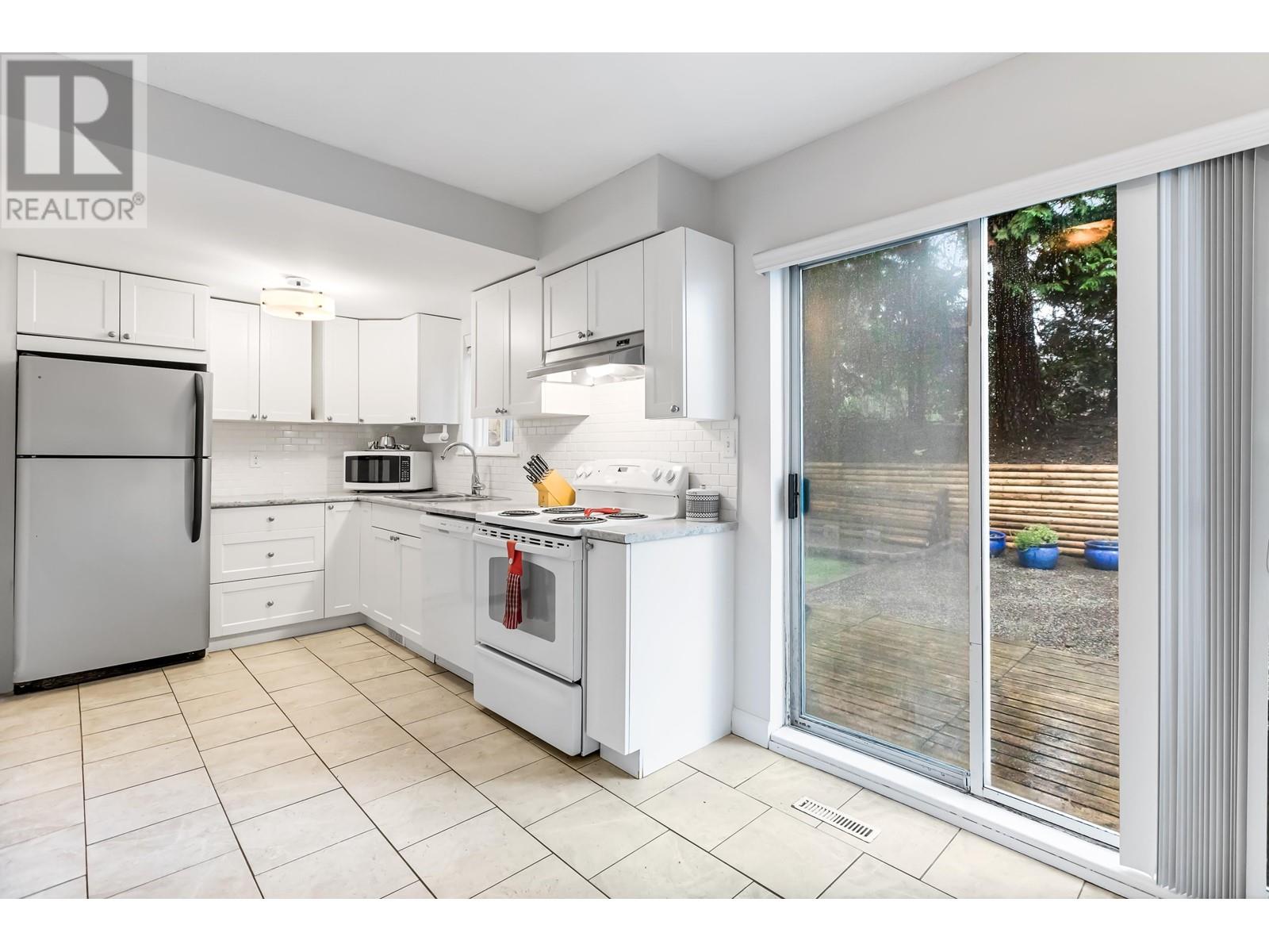 11976 214 Street, Maple Ridge, British Columbia V2X 8M7 - Photo 12 - R2956180