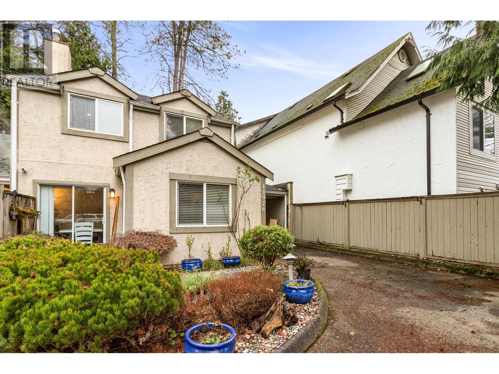 11976 214 Street, Maple Ridge, British Columbia V2X 8M7 - Photo 2 - R2956180