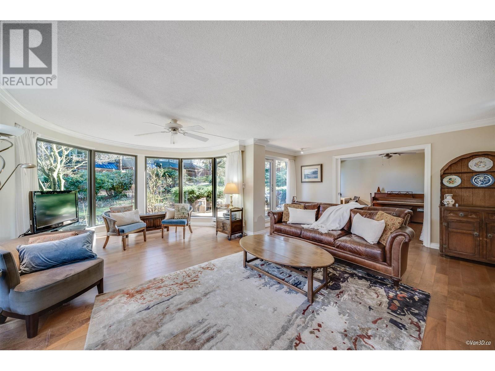 Listing Picture 2 of 26 : 16 1425 LAMEY'S MILL ROAD, Vancouver / 溫哥華 - 魯藝地產 Yvonne Lu Group - MLS Medallion Club Member