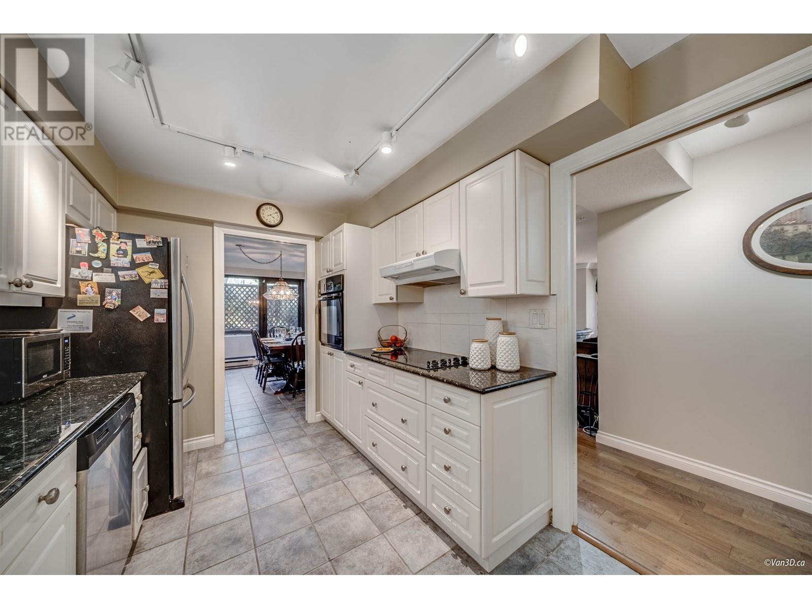 Listing Picture 8 of 26 : 16 1425 LAMEY'S MILL ROAD, Vancouver / 溫哥華 - 魯藝地產 Yvonne Lu Group - MLS Medallion Club Member