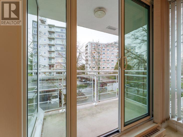 Listing Picture 10 of 18 : 309 651 W 45TH AVENUE, Vancouver / 溫哥華 - 魯藝地產 Yvonne Lu Group - MLS Medallion Club Member