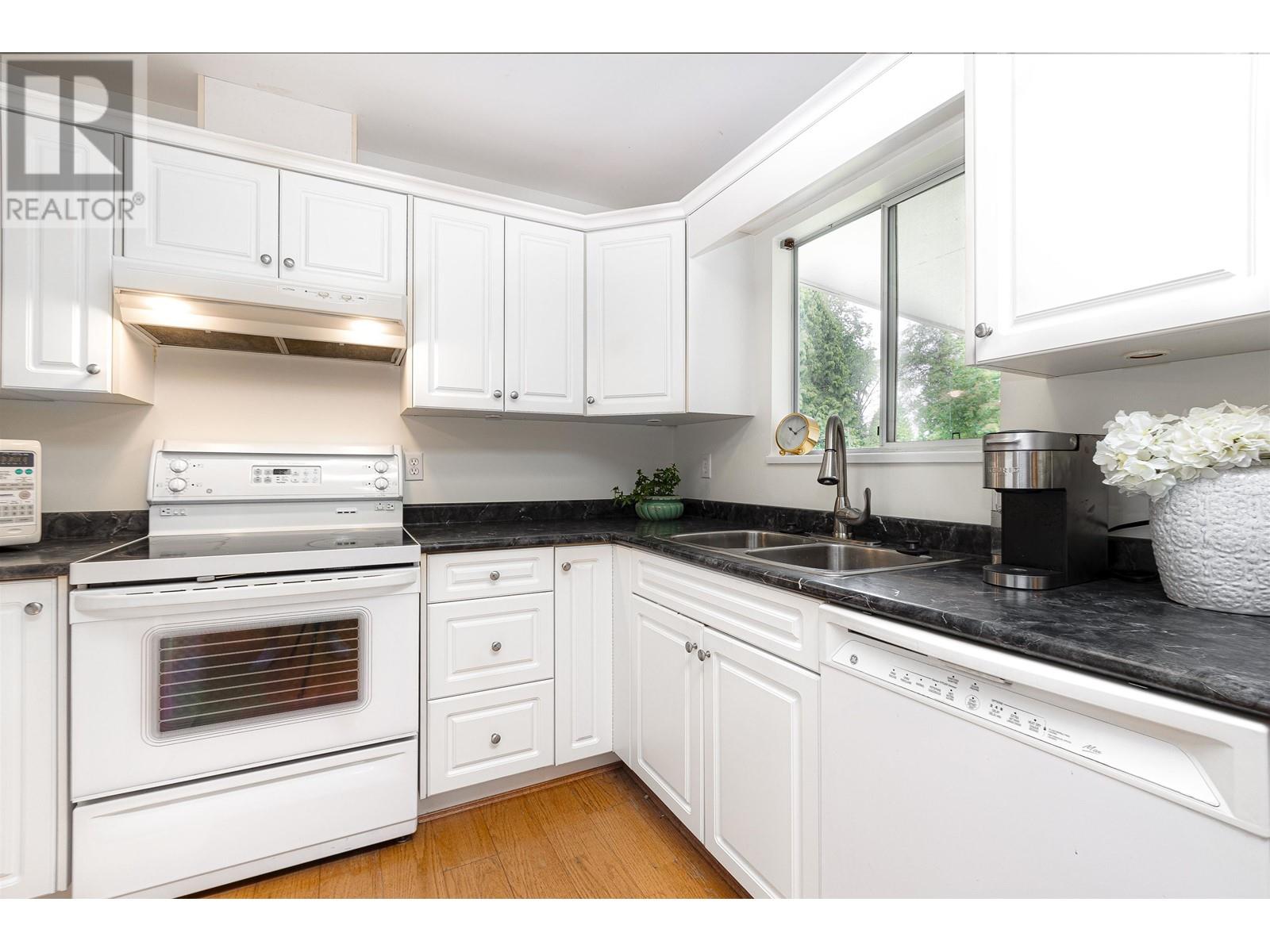20834 Mcfarlane Avenue, Maple Ridge, British Columbia  V2X 7S1 - Photo 15 - R2956240