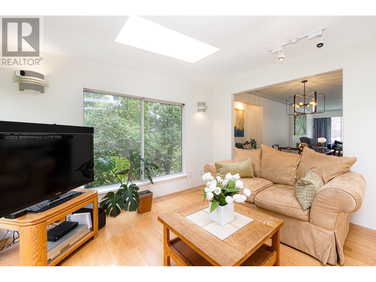20834 Mcfarlane Avenue, Maple Ridge, British Columbia  V2X 7S1 - Photo 7 - R2956240