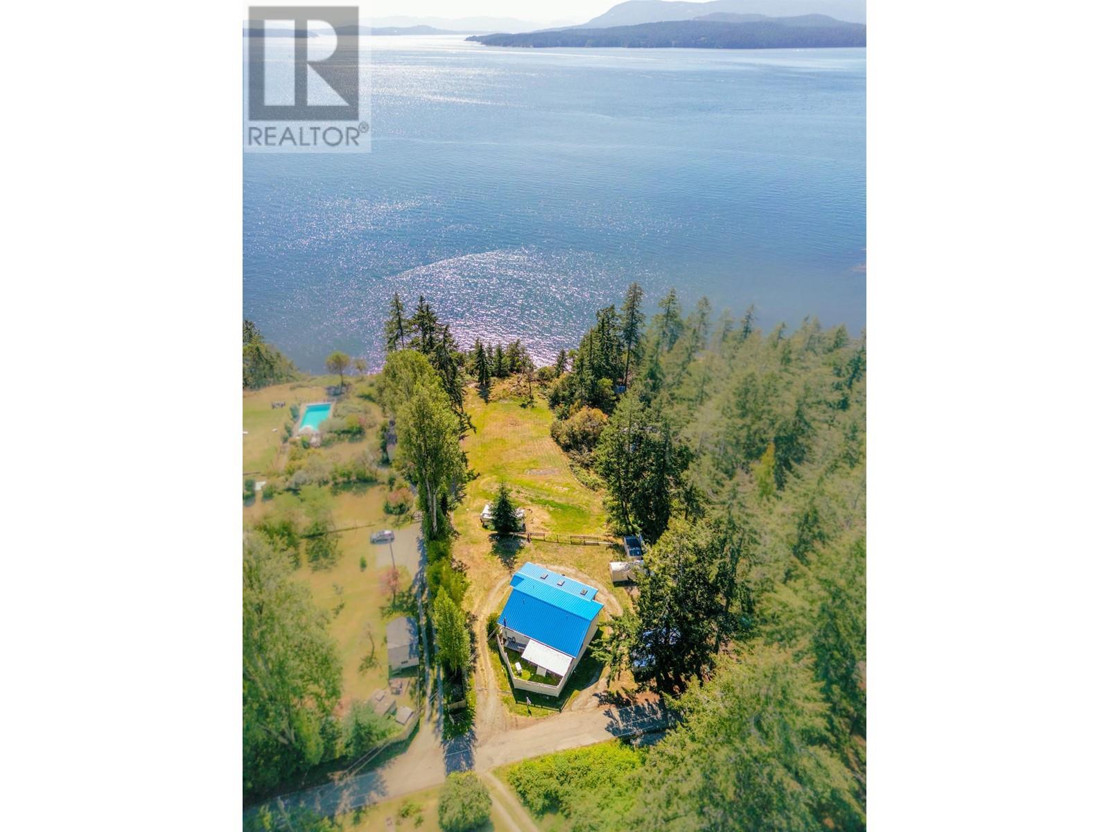 1325 Mackinnon Road, Pender Island, British Columbia  V0N 2M1 - Photo 2 - R2956249