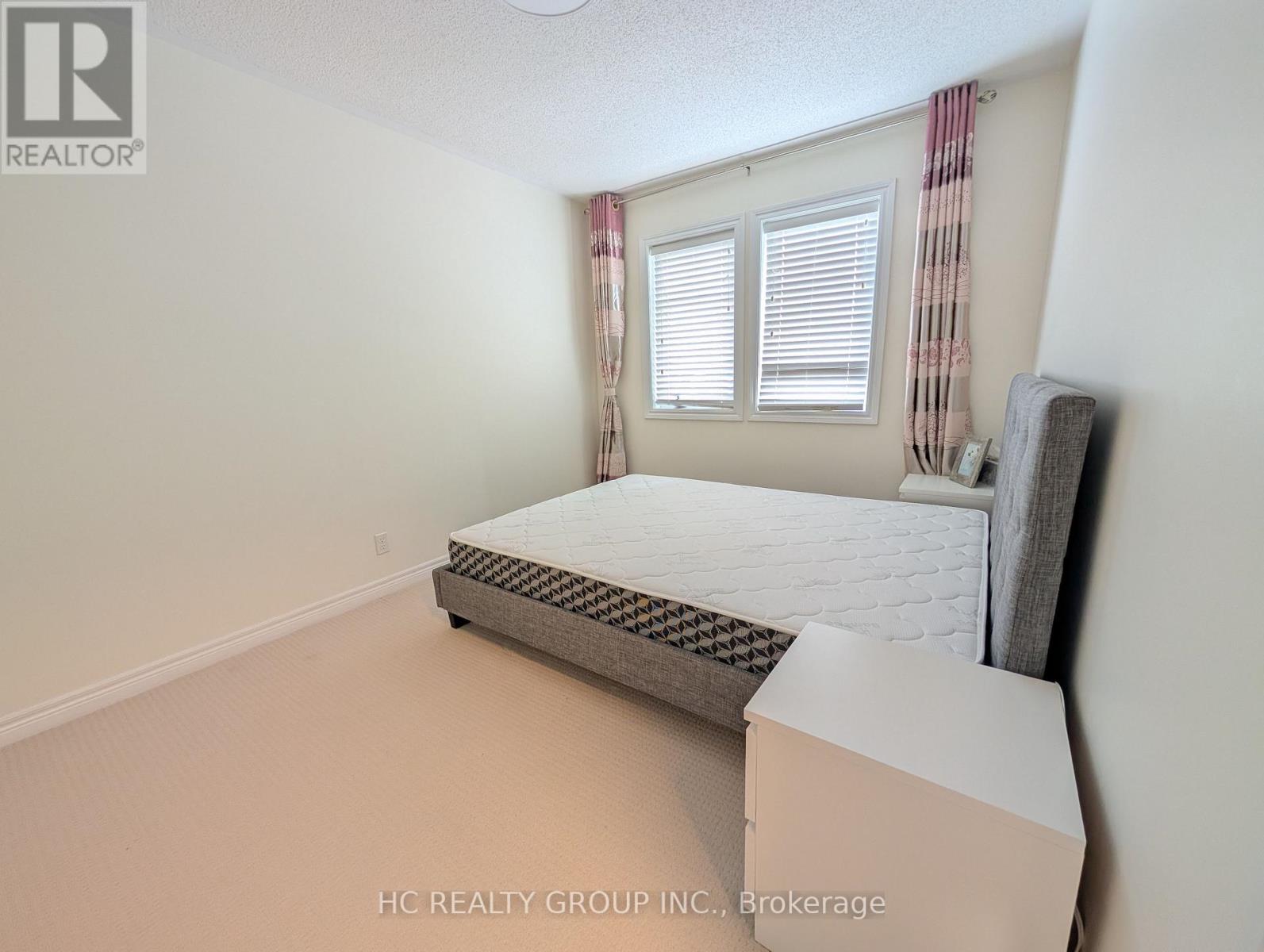 15 TABARET CRESCENT, Oshawa, Ontario